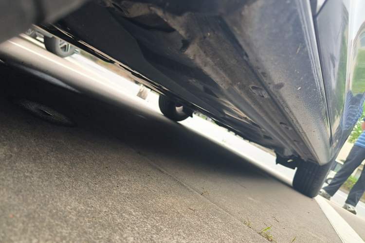Used Volkswagen Santana 2013 1.6L Automatic Comfort Edition Chassis Front Left