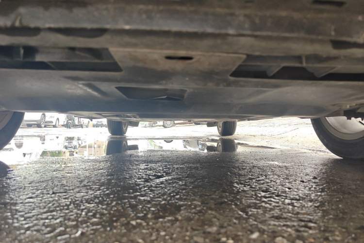 Used Volkswagen Santana 2013 1.4L Manual Comfort Edition Chassis Front