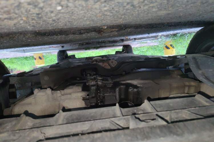 Used Volkswagen Santana 2013 1.6L Manual Fashion Edition Chassis Front