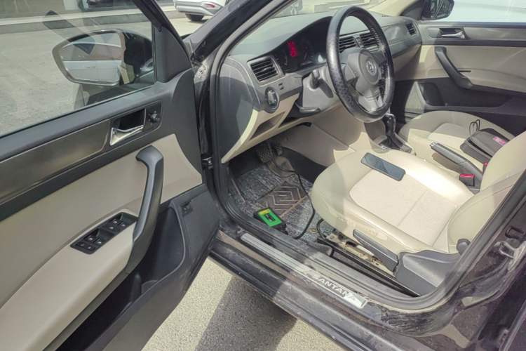 Used Volkswagen Santana 2013 1.6L Automatic Comfort Edition Driver Seat