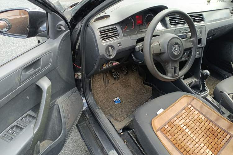 Used Volkswagen Santana 2013 1.6L Manual Fashion Edition Driver Seat