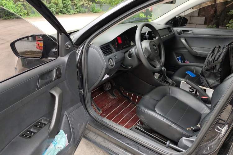 Used Volkswagen Santana 2013 1.6L Automatic Fashion Edition Driver Seat