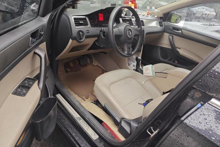 Used Volkswagen Santana 2013 1.6L Automatic Comfort Edition Driver Seat