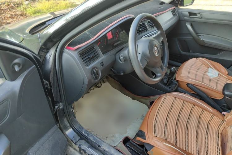 Used Volkswagen Santana 2013 1.6L Manual Fashion Edition Driver Seat