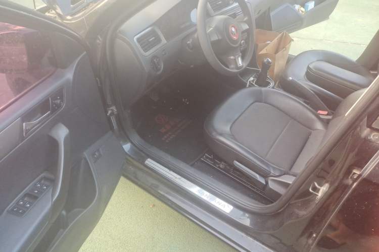 Used Volkswagen Santana 2013 1.6L Manual Comfort Edition Driver Seat