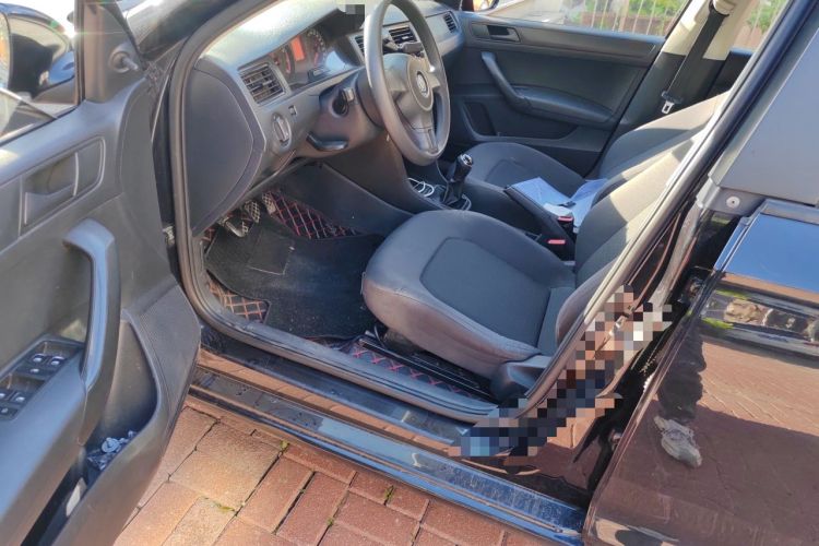 Used Volkswagen Santana 2013 1.6L Manual Fashion Edition Driver Seat
