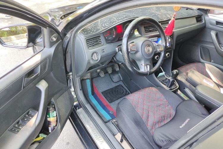 Used Volkswagen Santana 2013 1.6L Manual Fashion Edition Driver Seat