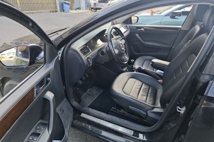 Used Volkswagen Santana 2013 1.6L Manual Luxury Edition Driver Seat