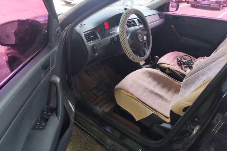 Used Volkswagen Santana 2013 1.4L Manual Fashion Edition Driver Seat