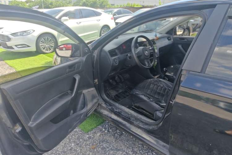 Used Volkswagen Santana 2013 1.6L Manual Fashion Edition Driver Seat