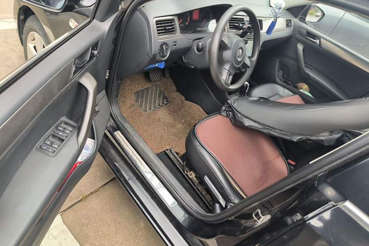 Used Volkswagen Santana 2013 1.6L Automatic Comfort Edition Driver Seat