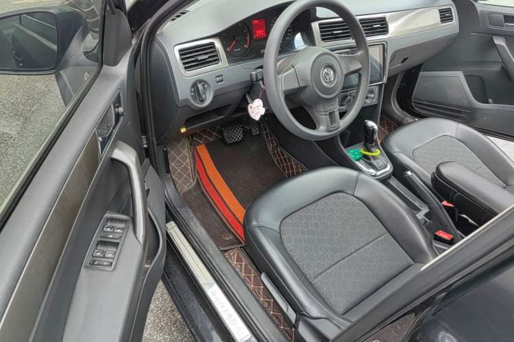 Used Volkswagen Santana 2013 1.6L Automatic Comfort Edition Driver Seat