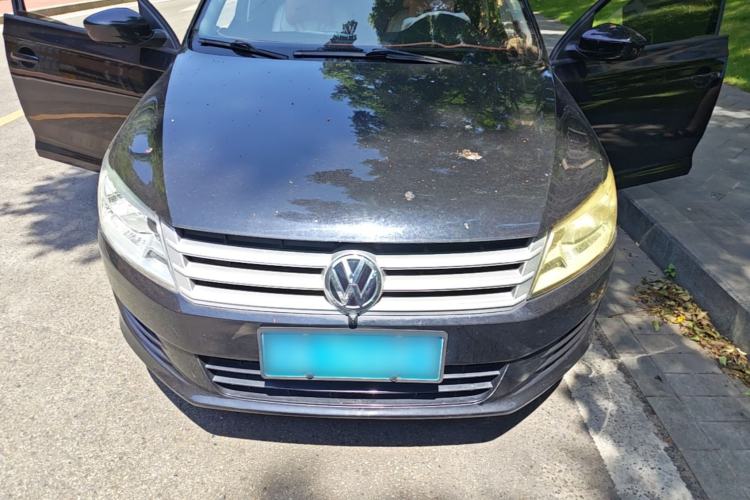 Used Volkswagen Santana 2013 1.6L Manual Fashion Edition Engine Bay