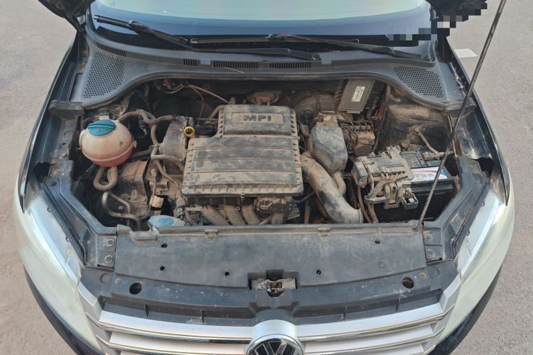 Used Volkswagen Santana 2013 1.6L Manual Comfort Edition Engine Bay