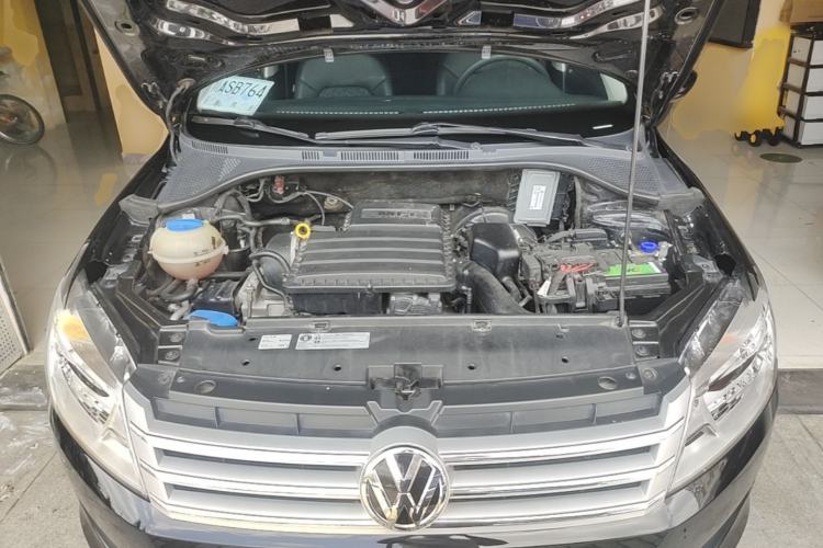 Used Volkswagen Santana 2013 1.6L Automatic Comfort Edition Engine Bay
