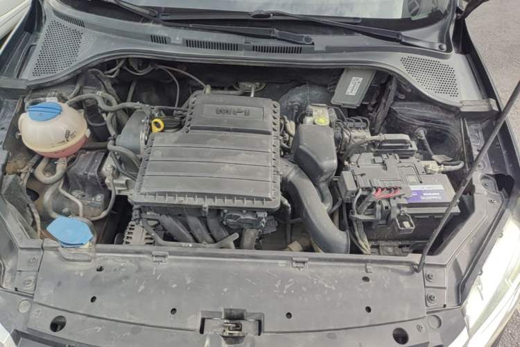 Used Volkswagen Santana 2013 1.6L Automatic Comfort Edition Engine Bay
