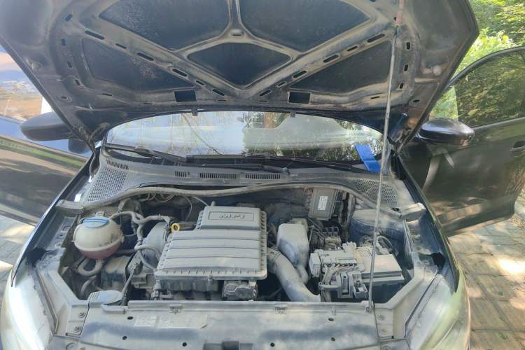 Used Volkswagen Santana 2013 1.4L Manual Fashion Edition Engine Bay