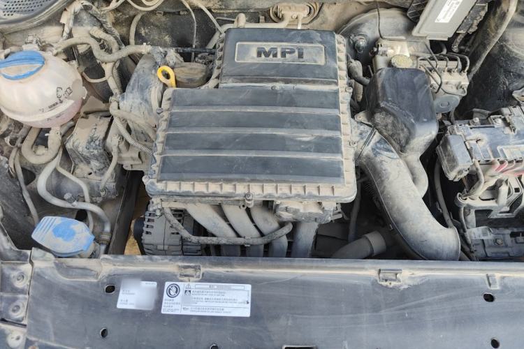 Used Volkswagen Santana 2013 1.6L Manual Fashion Edition Engine Bay