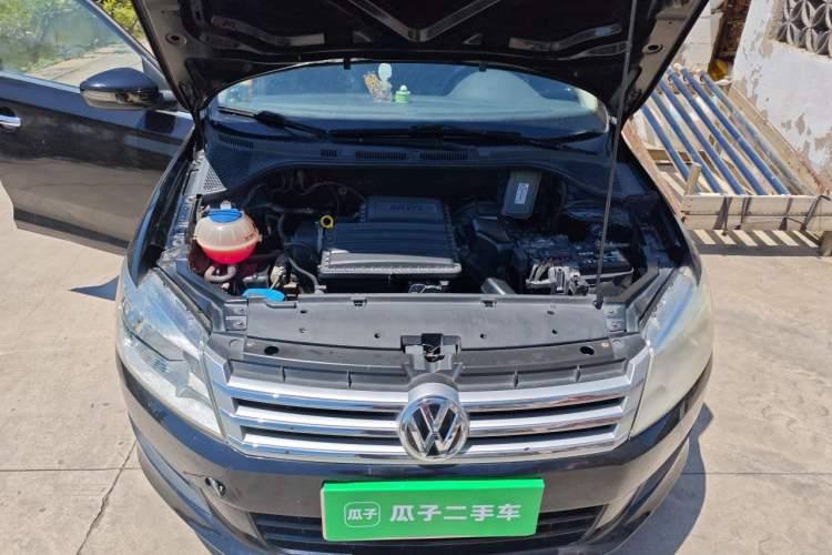 Used Volkswagen Santana 2013 1.6L Manual Comfort Edition Engine Bay