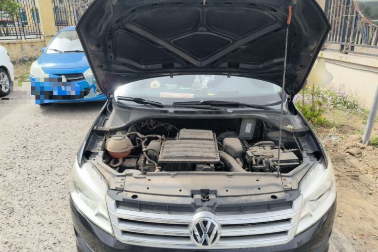 Used Volkswagen Santana 2013 1.6L Automatic Luxury Edition Engine Bay