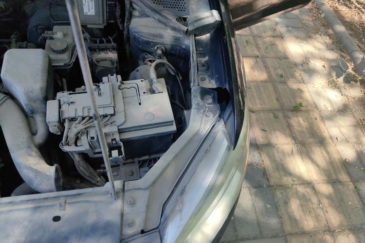 Used Volkswagen Santana 2013 1.4L Manual Fashion Edition Engine Bay Left
