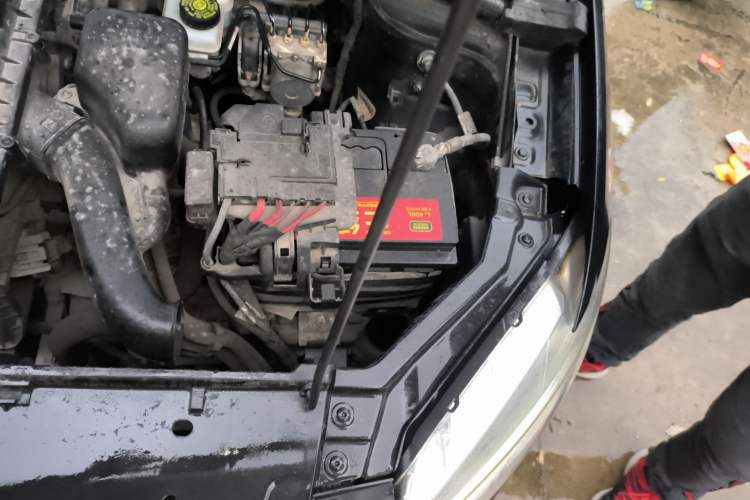 Used Volkswagen Santana 2013 1.4L Manual Comfort Edition Engine Bay Left