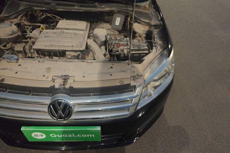 Used Volkswagen Santana 2013 1.6L Manual Comfort Edition Engine Bay Left