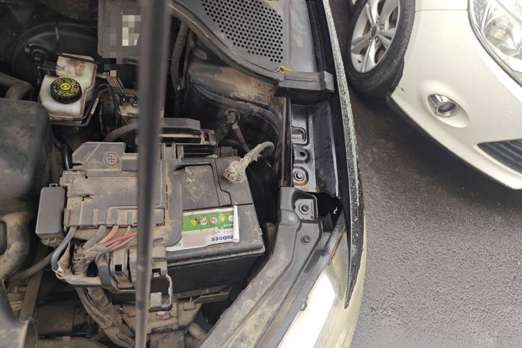 Used Volkswagen Santana 2013 1.6L Automatic Comfort Edition Engine Bay Left