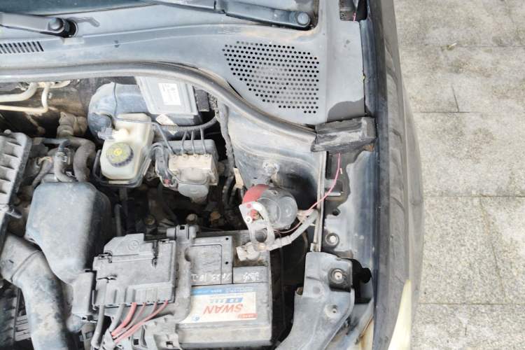 Used Volkswagen Santana 2013 1.6L Manual Fashion Edition Engine Bay Left