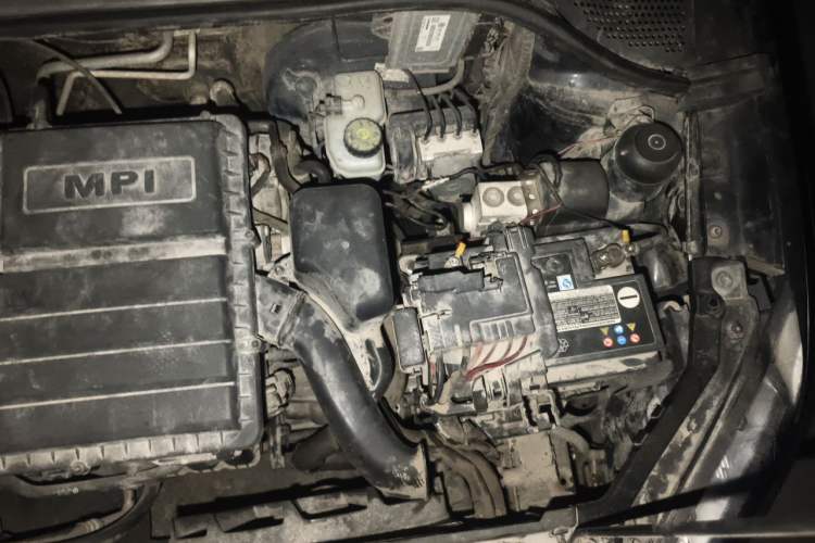 Used Volkswagen Santana 2013 1.4L Manual Comfort Edition Engine Bay Left