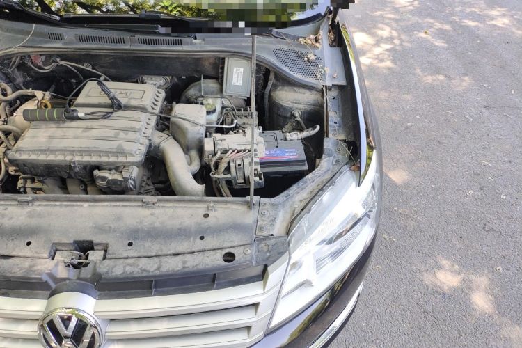 Used Volkswagen Santana 2013 1.6L Manual Fashion Edition Engine Bay Left