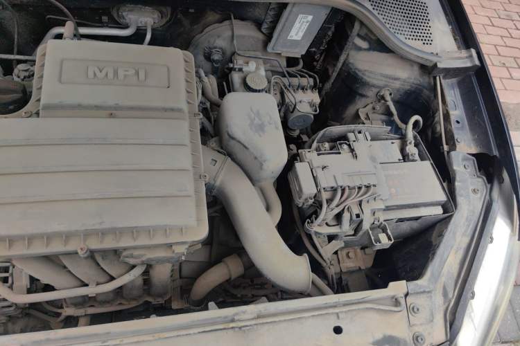Used Volkswagen Santana 2013 1.4L Manual Fashion Edition Engine Bay Left