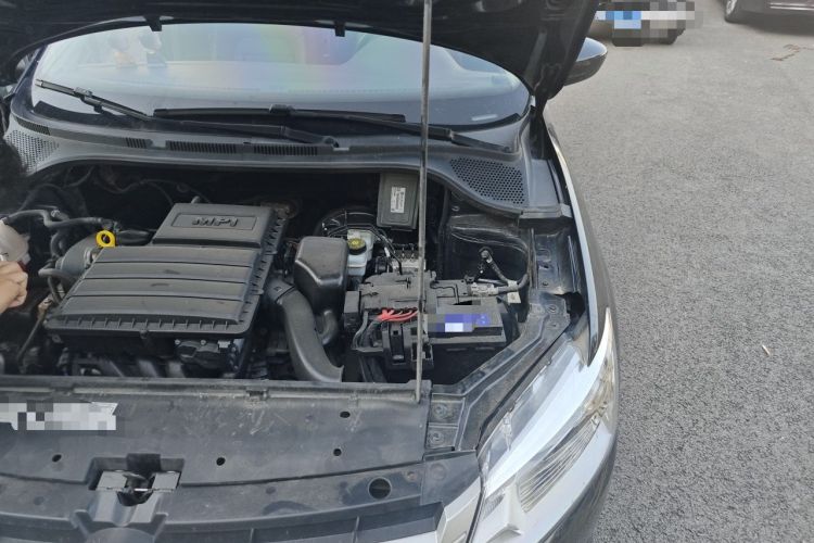 Used Volkswagen Santana 2013 1.6L Manual Luxury Edition Engine Bay Left