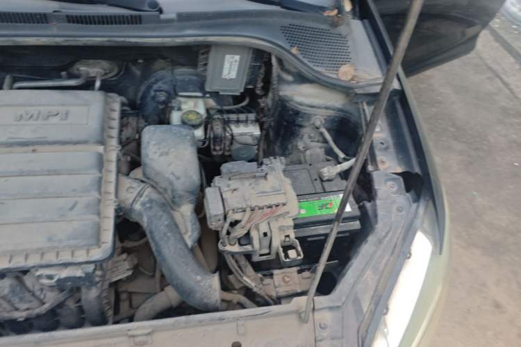 Used Volkswagen Santana 2013 1.4L Manual Fashion Edition Engine Bay Left