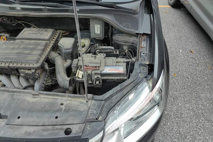 Used Volkswagen Santana 2013 1.6L Automatic Comfort Edition Engine Bay Left