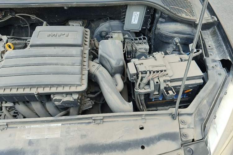 Used Volkswagen Santana 2013 1.4L Manual Fashion Edition Engine Bay Left