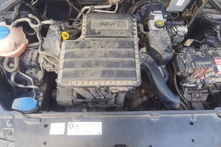 Used Volkswagen Santana 2013 1.6L Manual Comfort Edition Engine Bay
