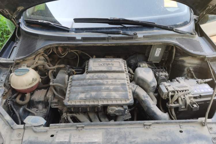 Used Volkswagen Santana 2013 1.4L Manual Fashion Edition Engine Bay