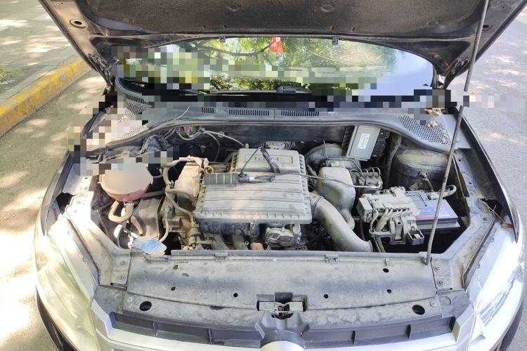 Used Volkswagen Santana 2013 1.6L Manual Fashion Edition Engine Bay