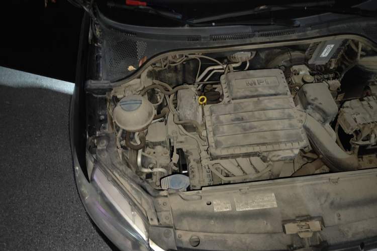 Used Volkswagen Santana 2013 1.4L Manual Fashion Edition Engine Bay Right