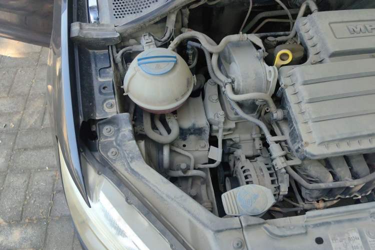 Used Volkswagen Santana 2013 1.4L Manual Fashion Edition Engine Bay Right