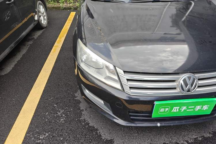 Used Volkswagen Santana 2013 1.6L Manual Comfort Edition Engine Bay Right