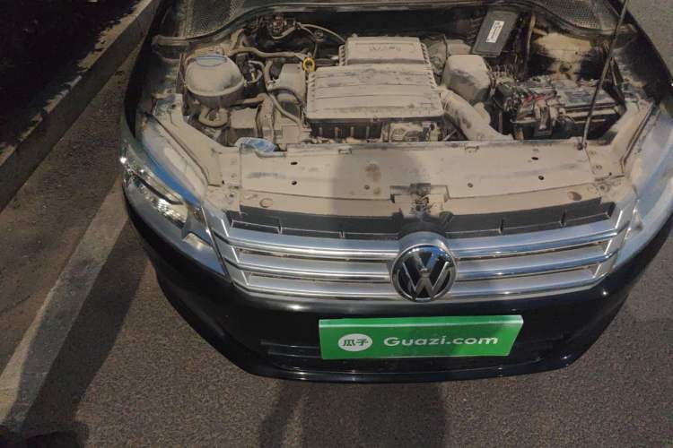 Used Volkswagen Santana 2013 1.6L Manual Comfort Edition Engine Bay Right