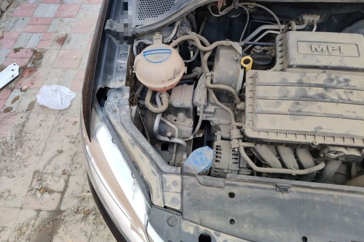 Used Volkswagen Santana 2013 1.4L Manual Fashion Edition Engine Bay Right