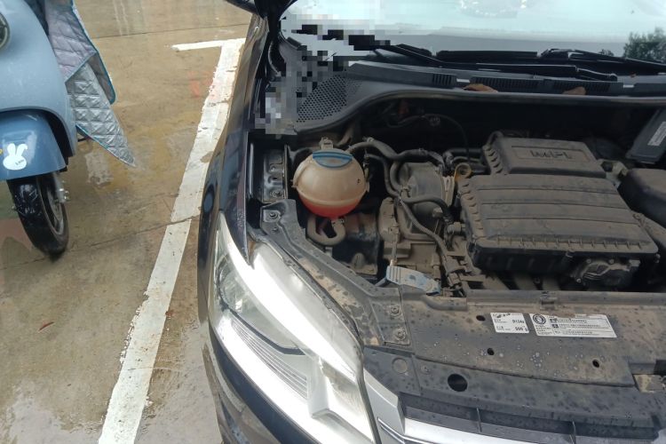 Used Volkswagen Santana 2013 1.6L Automatic Comfort Edition Engine Bay Right