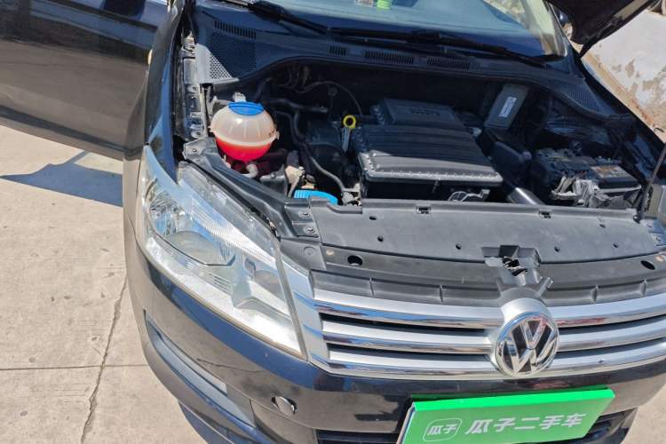 Used Volkswagen Santana 2013 1.6L Manual Comfort Edition Engine Bay Right