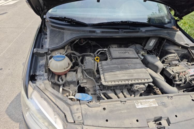 Used Volkswagen Santana 2013 1.6L Automatic Comfort Edition Engine Bay Right