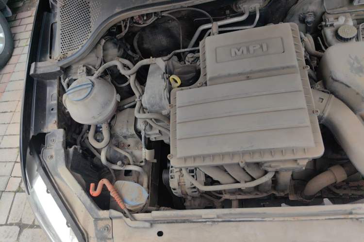 Used Volkswagen Santana 2013 1.4L Manual Fashion Edition Engine Bay Right