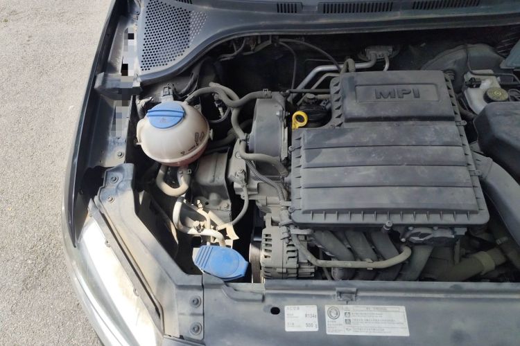 Used Volkswagen Santana 2013 1.4L Manual Fashion Edition Engine Bay Right