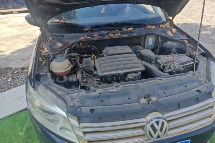 Used Volkswagen Santana 2013 1.6L Manual Fashion Edition Engine Bay Right